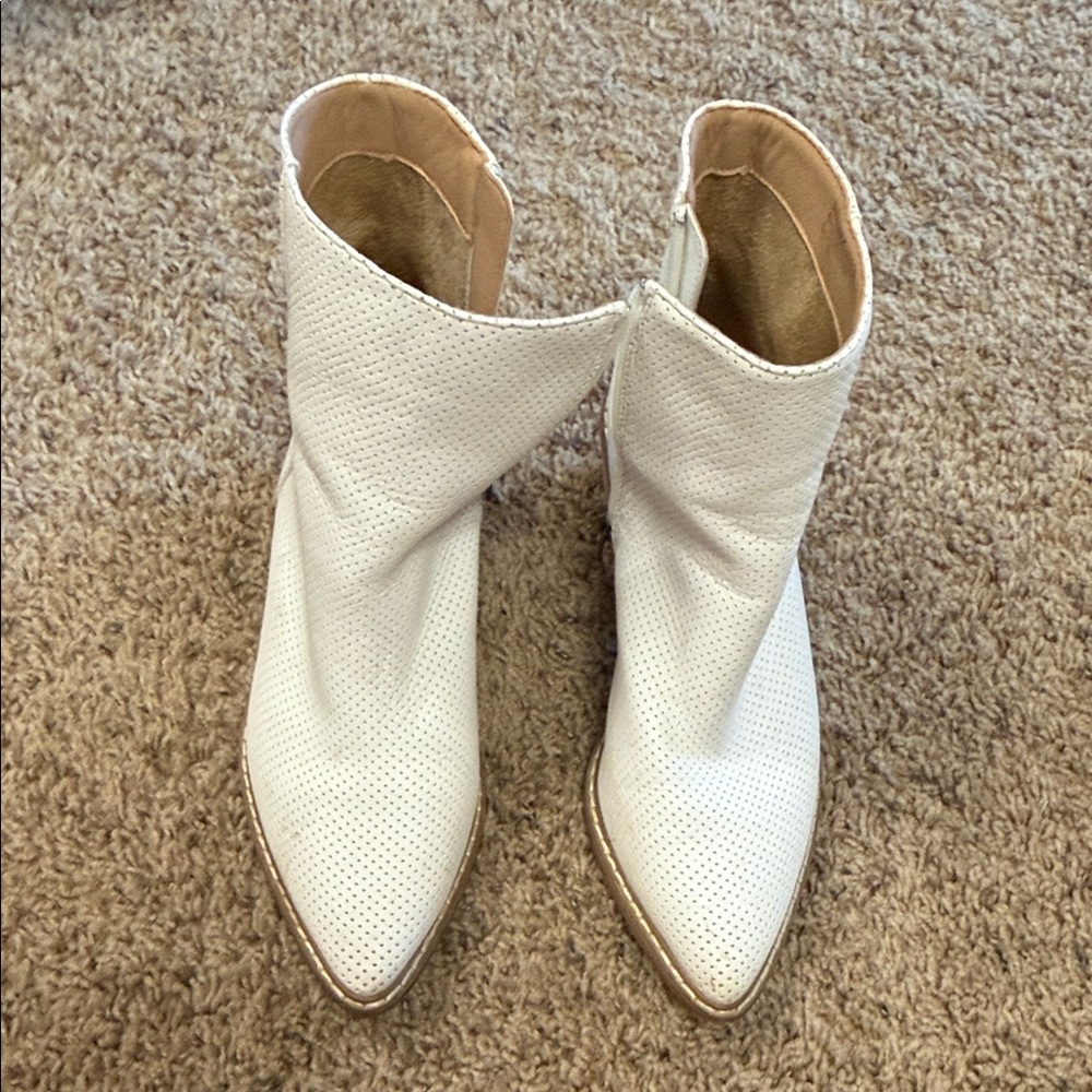 Mi.iM Perforated White Ankle Booties - Picture 2 of 3